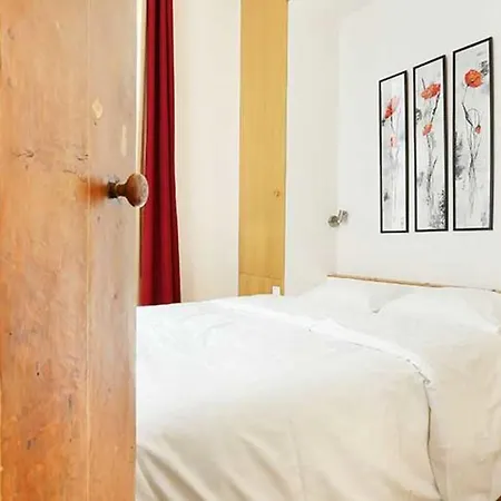 Apartment Marais