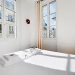 Apartament Marais *